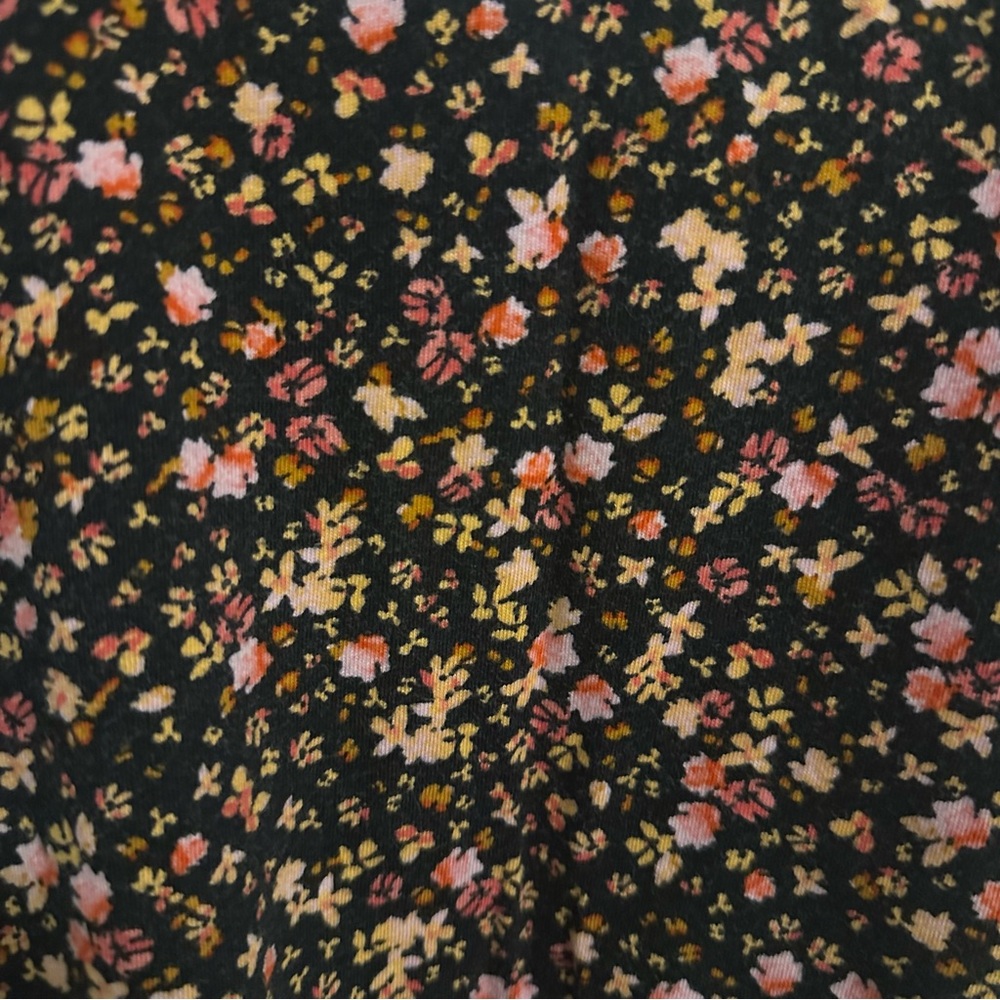 Old Navy- Girls Tiered Floral Short Sleeve Dress, Large - Picture 4 of 7